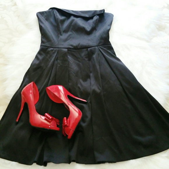 White House Black Market Dresses & Skirts - Beautiful Black White House Black Market Dress