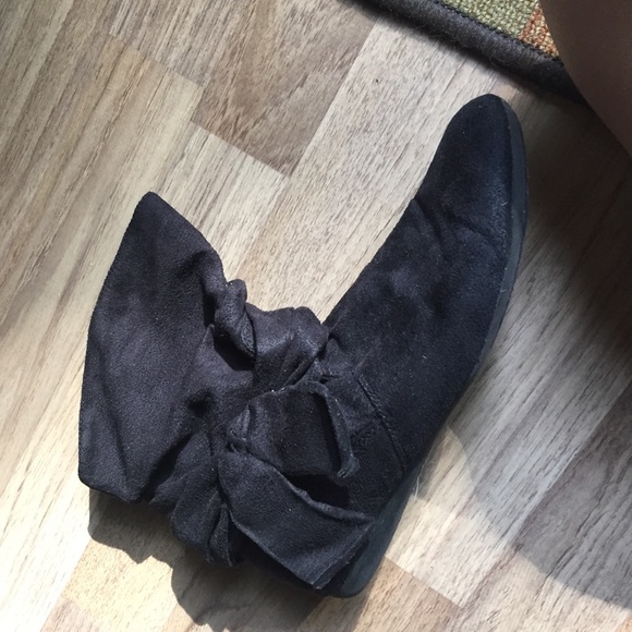 Boots - Picture 2 of 3