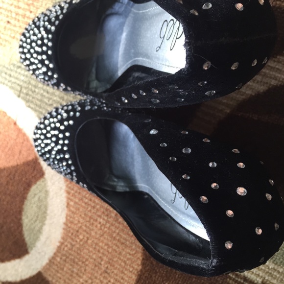Platform heels - Picture 3 of 3