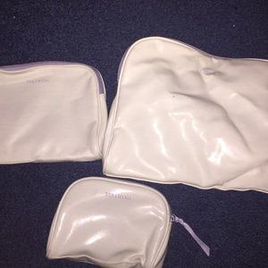 set of 3 Vera wang make up bags!