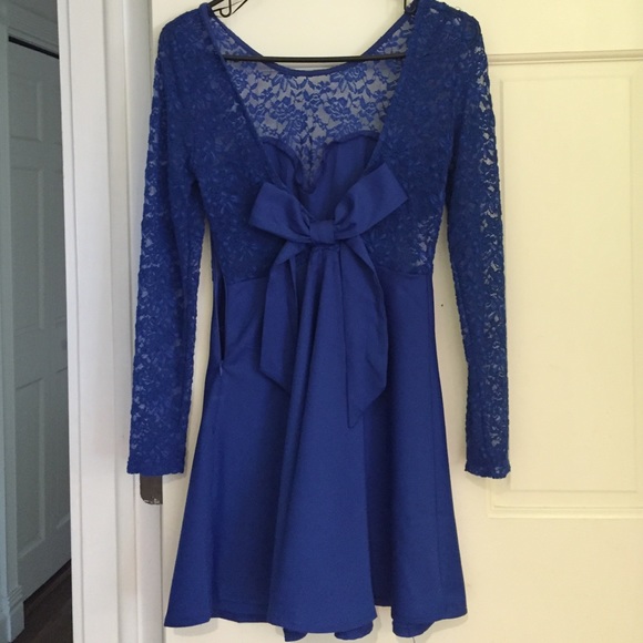 Long sleeve blue dress with scoop back and bow - Picture 3 of 3