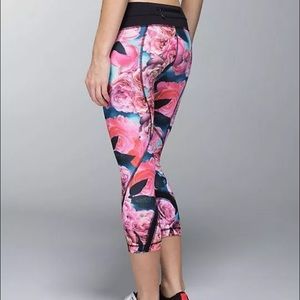 Lululemon Secret Garden Run Inspire Crops size6