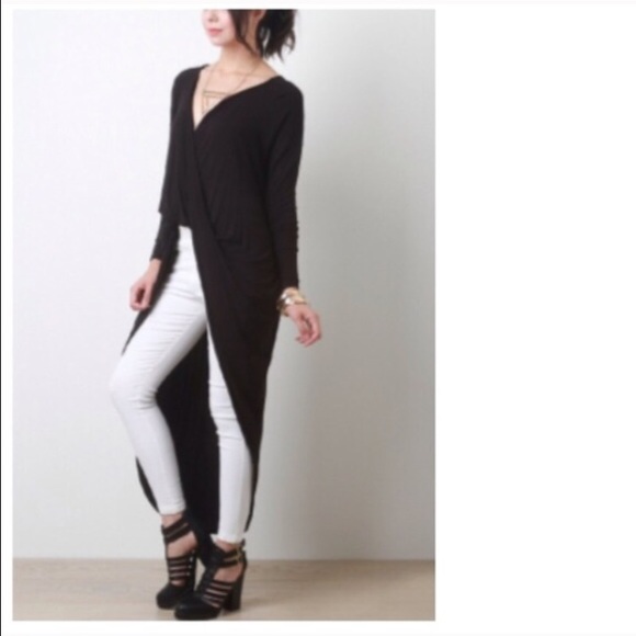 Twisted long wrap top.