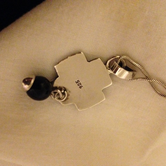 Sterling cross pendant solid w/22" Sterling chain - Picture 2 of 4