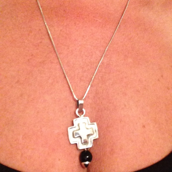 Sterling cross pendant solid w/22" Sterling chain - Picture 3 of 4