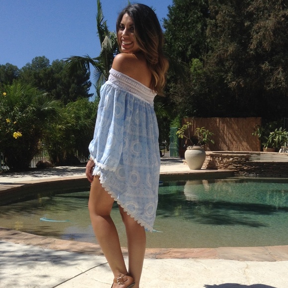 🎉HP🎉Blue and White Off The Shoulder Cover Up - Picture 4 of 4