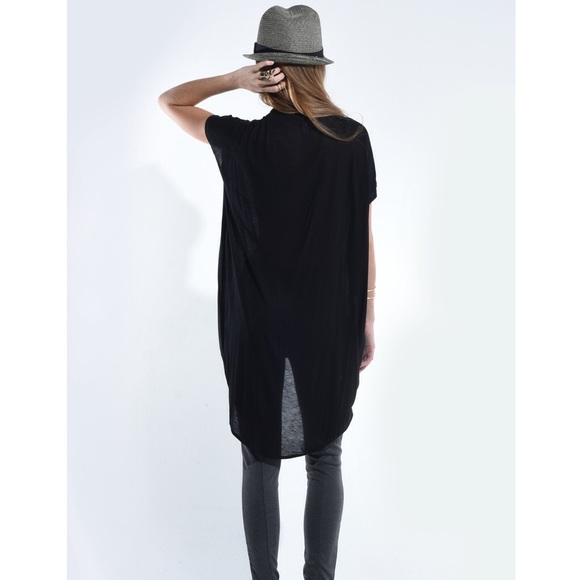 "Madhatter" Twist Front High Low Top - Picture 4 of 4