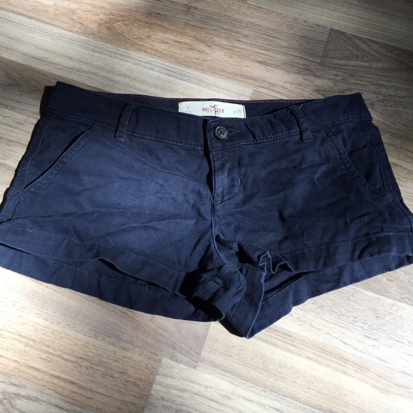 Navy Hollister shorts.!