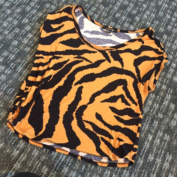 Forever 21 fashion top