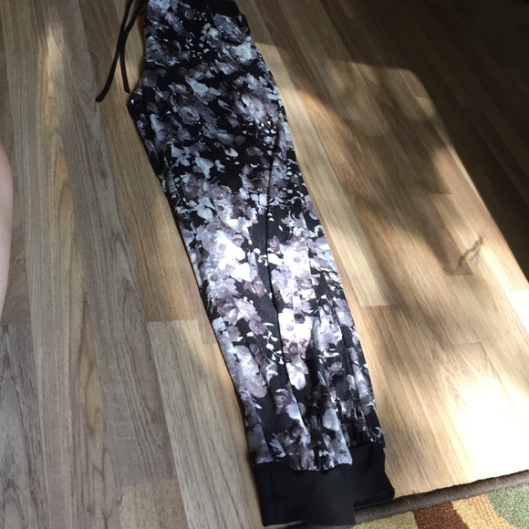 Joggers - Picture 2 of 2