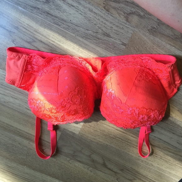 Bras - Picture 2 of 4