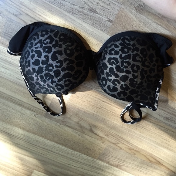 Bras - Picture 3 of 4