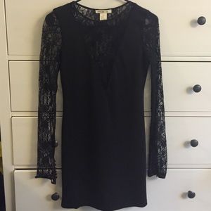 Arden B black lace sleeved dress