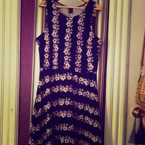 Flower skater dress - Picture 1 of 3