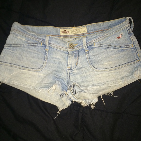 Hollister light wash shorts!