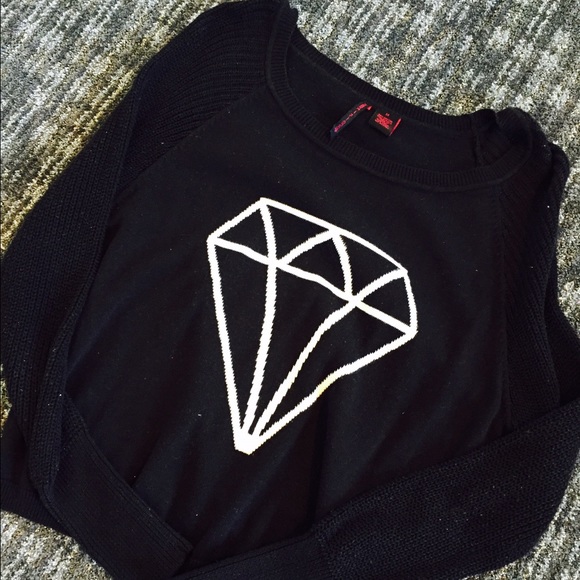 Diamond crew neck