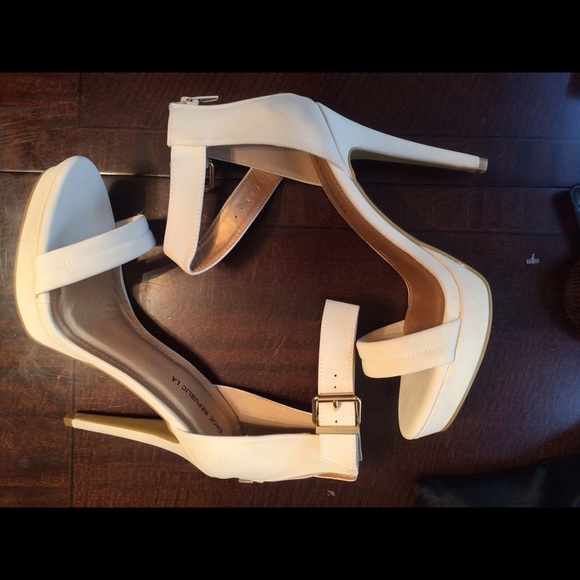 Off white high heeled sandal