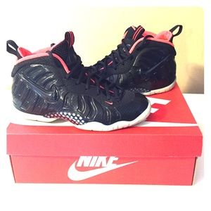 Nike Black/Crimson Yeezy Foams 6Y or 7.5 Women's