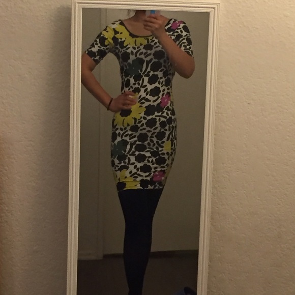 Top Shop printed dress w/round neck 1/2 sleeves