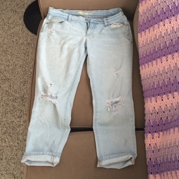 Old Navy Boyfriend Light Distressed Capris