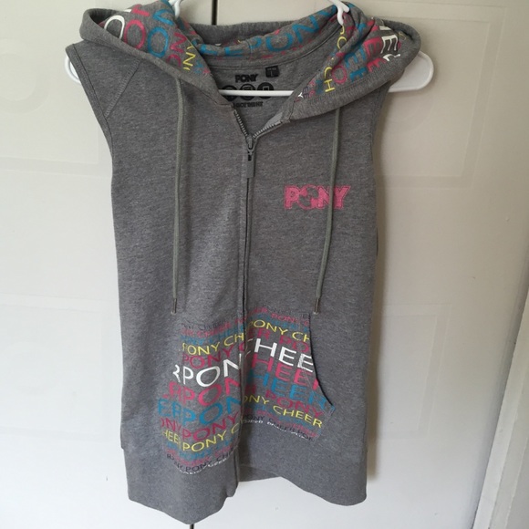 Non-sleeve hoodie