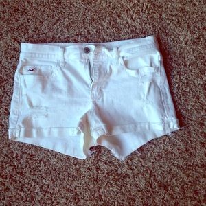 White Hollister shorts