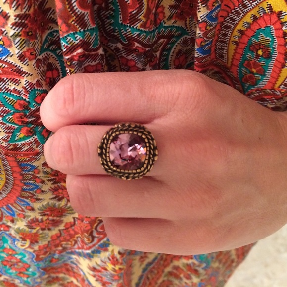 Gemstone fashion ring