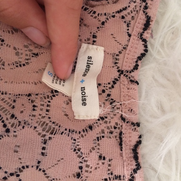 Urban Outfitters pink flower top - Picture 4 of 4