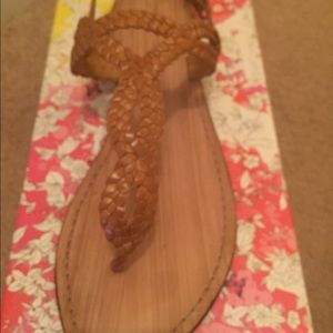 Cute brand new Chinese Laundry sandals
