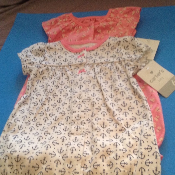 2 items are sold together. Girls. 6 and 12 months.