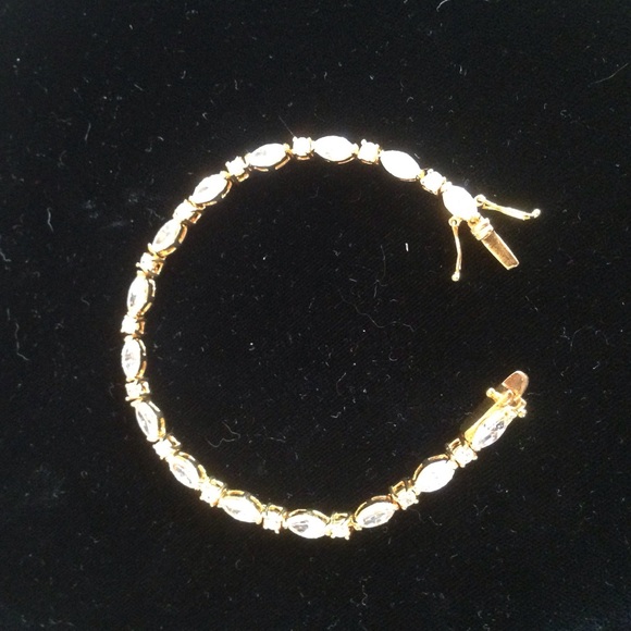 ✨Tennis Bracelet✨ - Picture 2 of 3