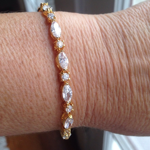 ✨Tennis Bracelet✨ - Picture 3 of 3