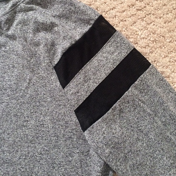 H&M MESH SLEEVE QUARTER LENGTH - Picture 2 of 4