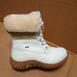 Ugg Australia , W Adirondack