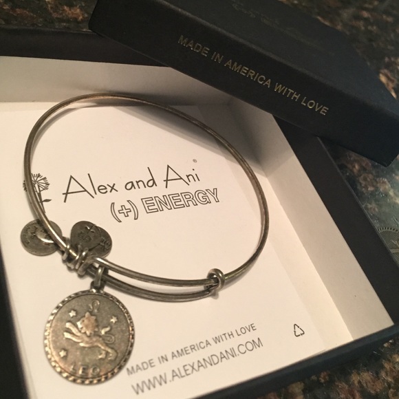 Leo Alex & Ani