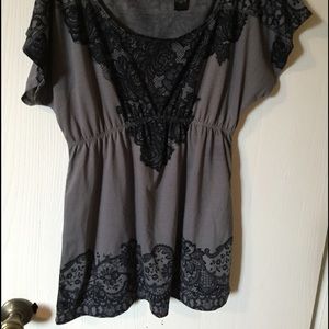 Vanity wide neck flower print top medium