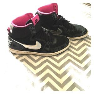 Nike high tops size 6!
