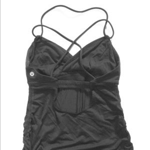Lululemon workout top size 6
