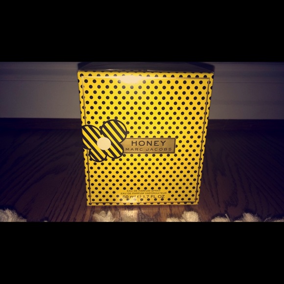 Honey perfume by Marc Jacobs 😍 BRAND NEW