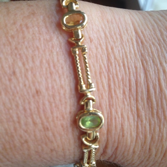 ✨Gem Studded Bracelet - Picture 3 of 3