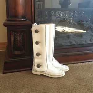 R & M White Leather boots