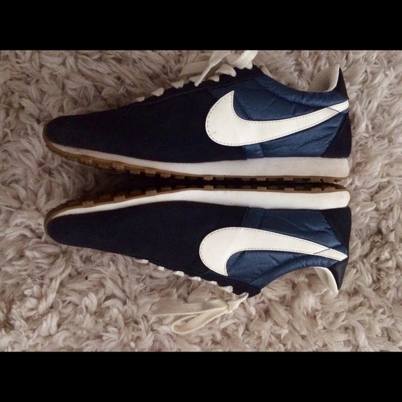 Old school Nikes shoes/sneakers