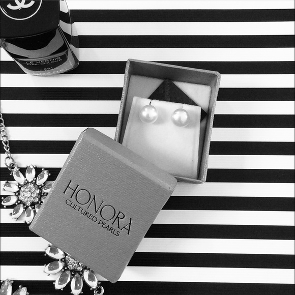 Honora Jewelry - NEW Honora 9mm white pearl earrings - sterling