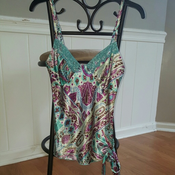 Satin-like paisley tank