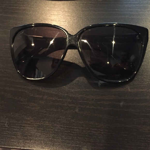 Gucci Cat eye Sunglasses!!