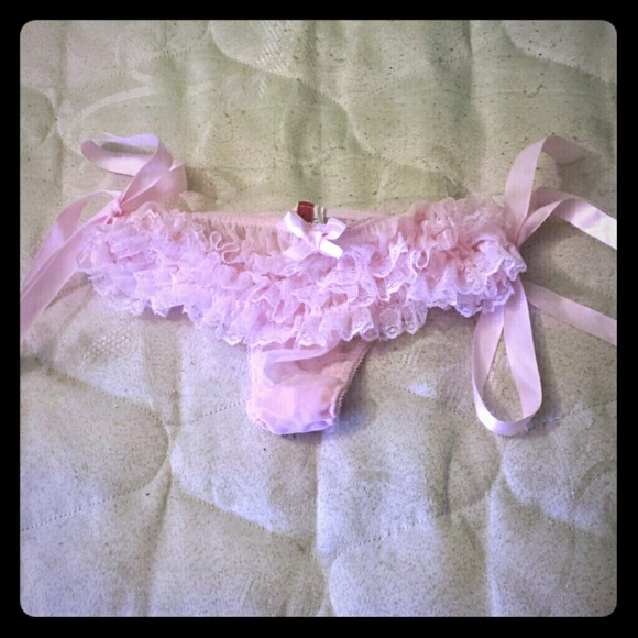 Nwot pink lace thong panty
