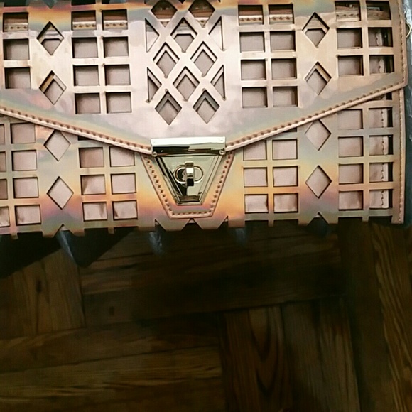 Clutch  (Bird cage style)