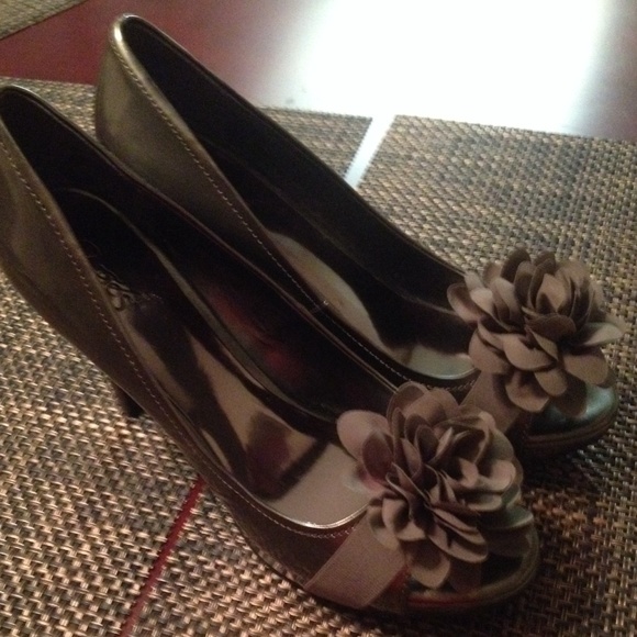 CARLOS SANTANA high heels shoes size 9.5 Lovely