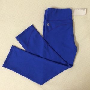 NWT Fabletics Lima Capri - XS Cobalt