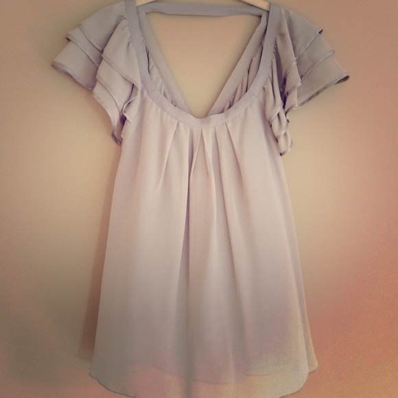 Pale grey Banana Republic silk top w/flutter slv